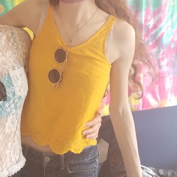 Yellow Sleeveless Crop Top - Picture 5 of 5